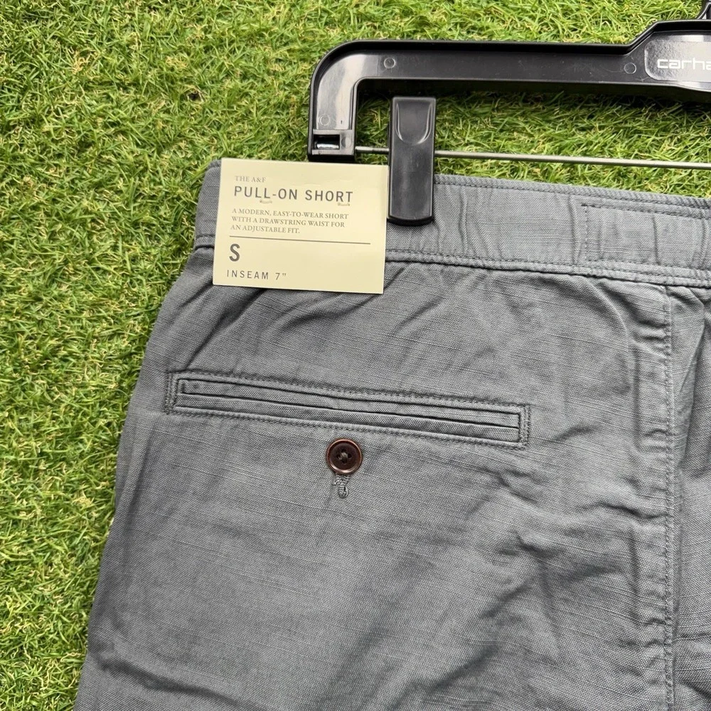Abercrombie Shorts Mens Small Grey Pull On Drawstring Performance Tech NWT